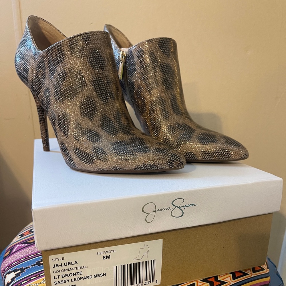 Jessica Simpson size 8
